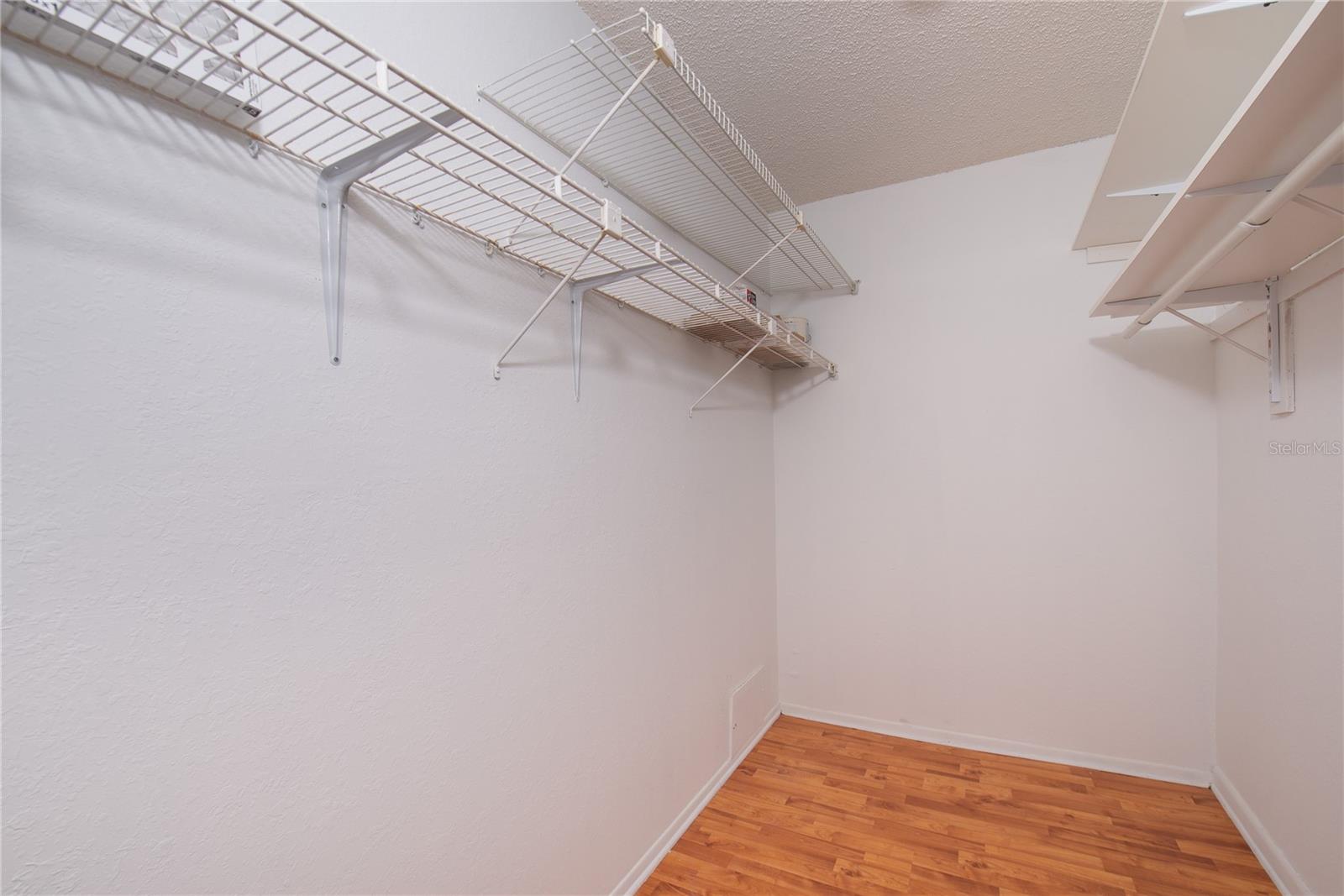 DOLPHIN COVE CLEARWATER - Residential Lease