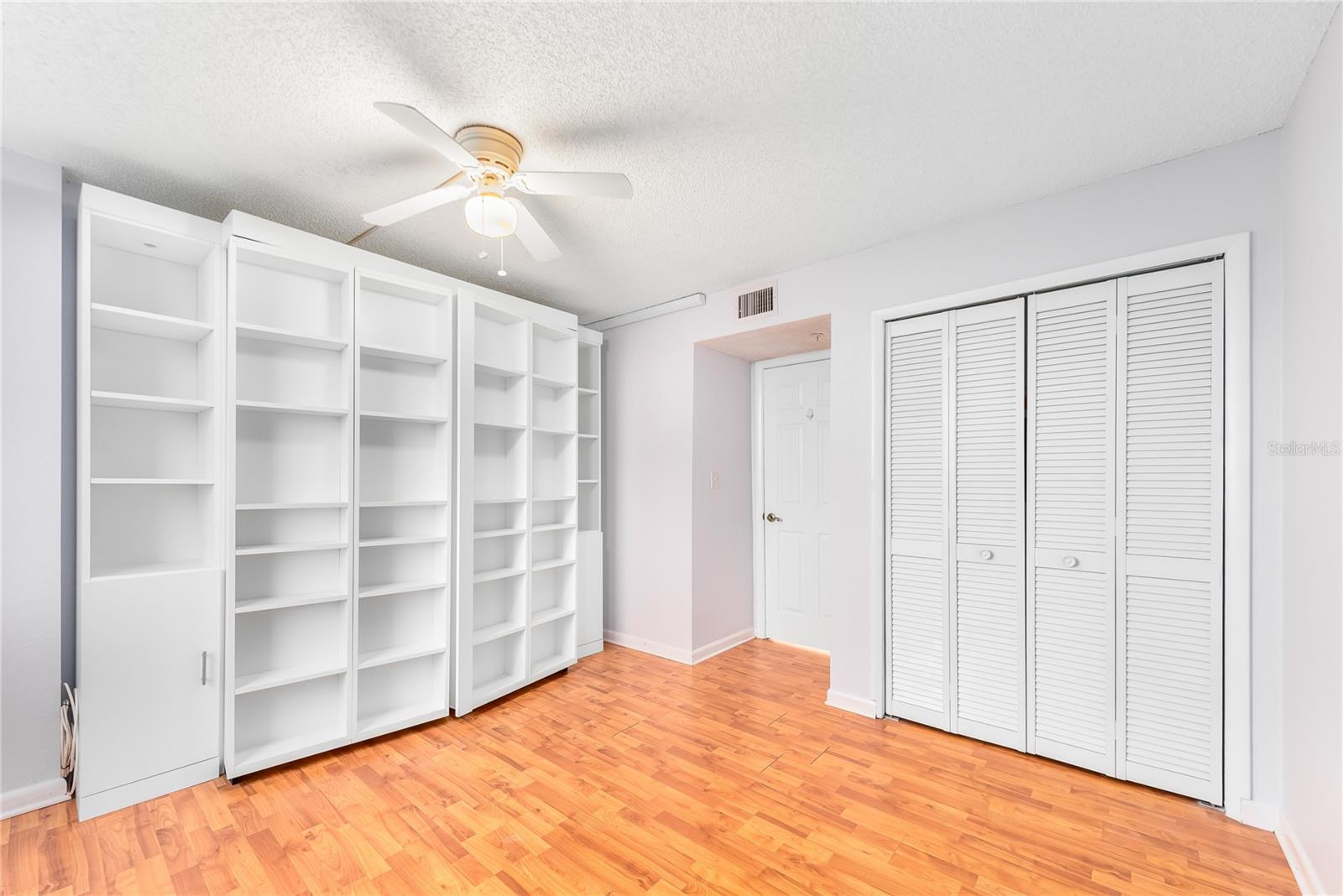 DOLPHIN COVE CLEARWATER - Residential Lease