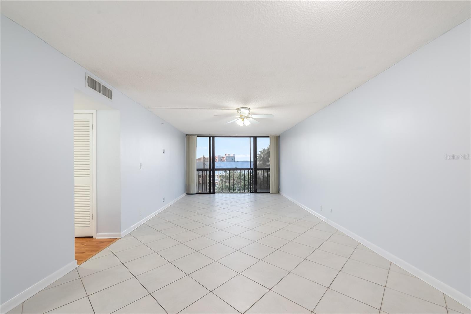 DOLPHIN COVE CLEARWATER - Residential Lease