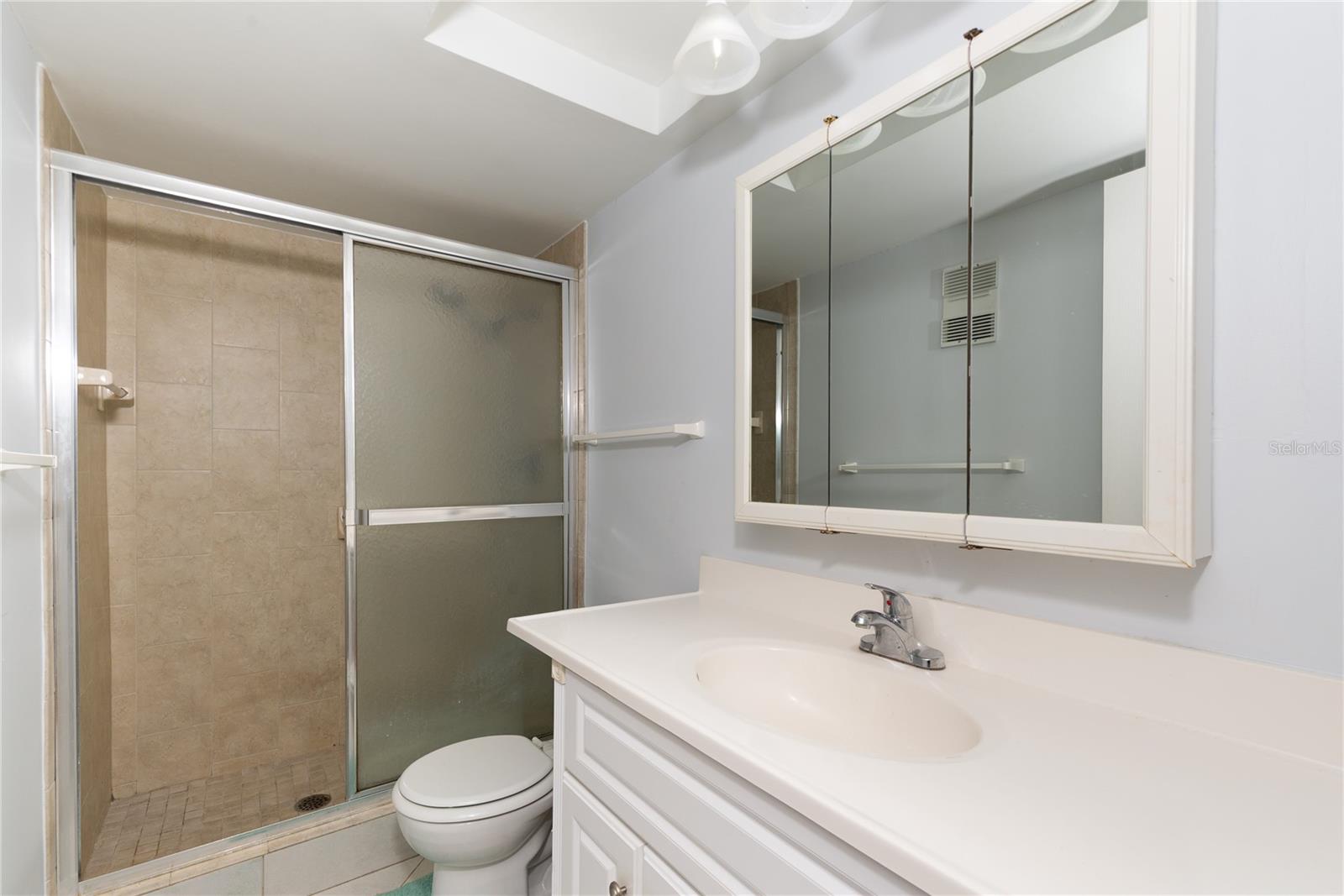 DOLPHIN COVE CLEARWATER - Residential Lease