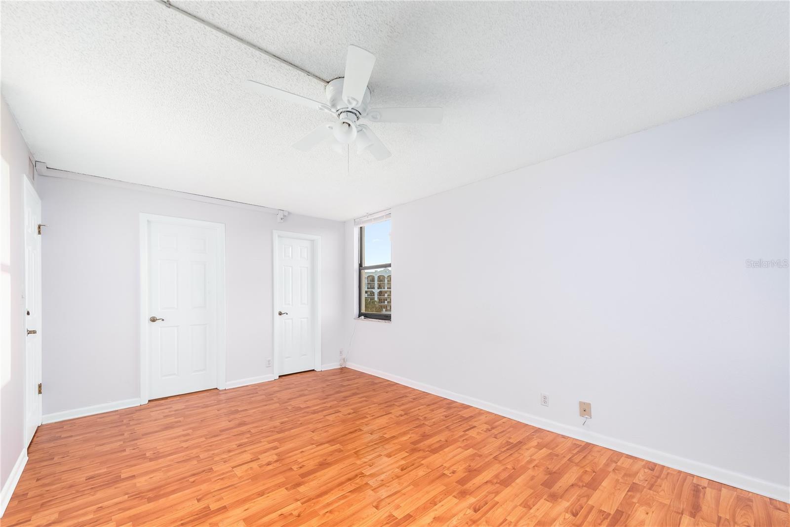 DOLPHIN COVE CLEARWATER - Residential Lease