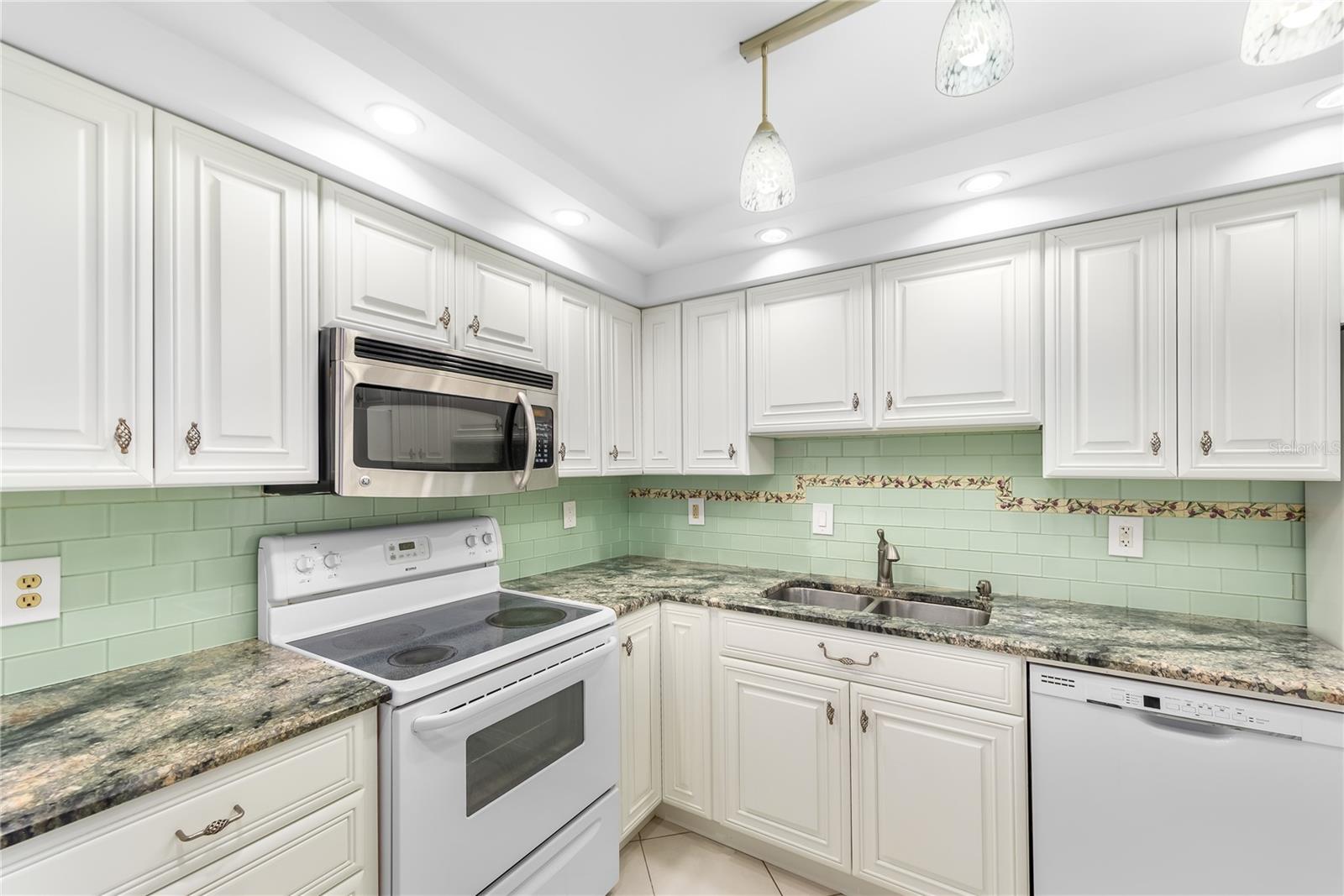 DOLPHIN COVE CLEARWATER - Residential Lease