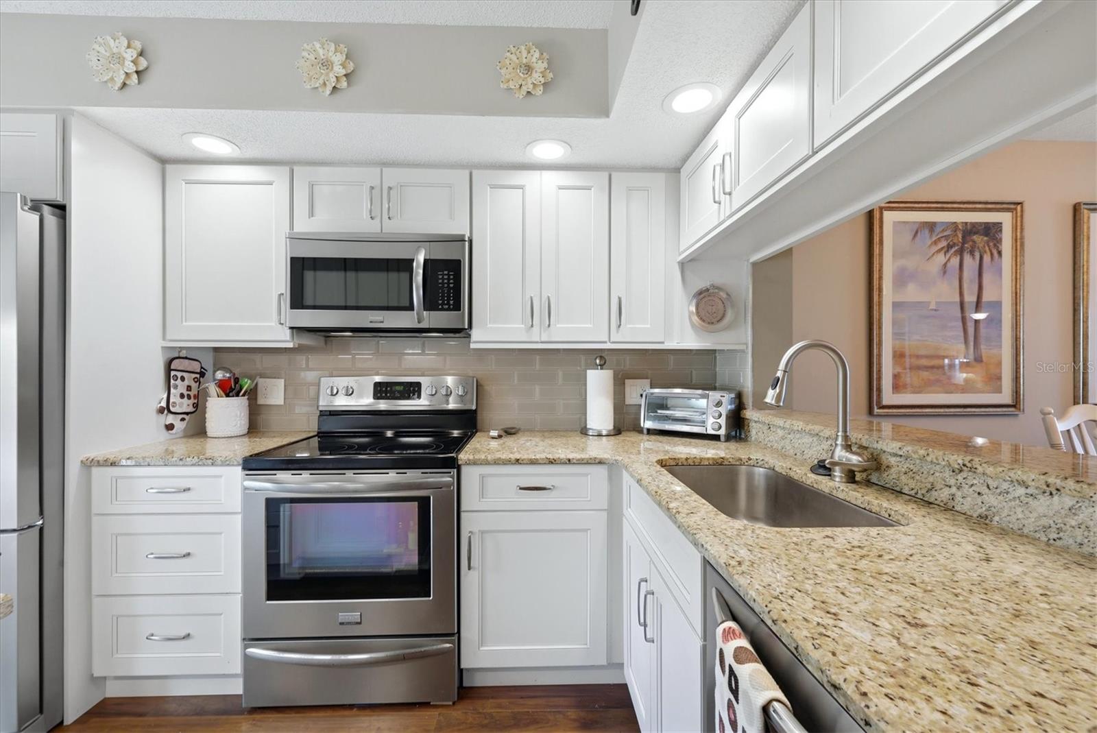 FARMINGTON VISTAS - Residential