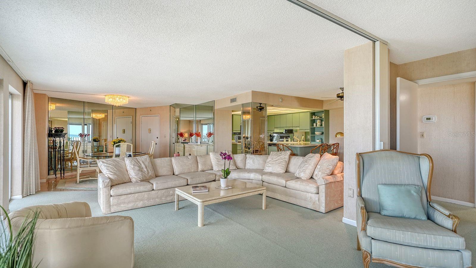 ST ARMANDS TOWERS NORTH - Residential