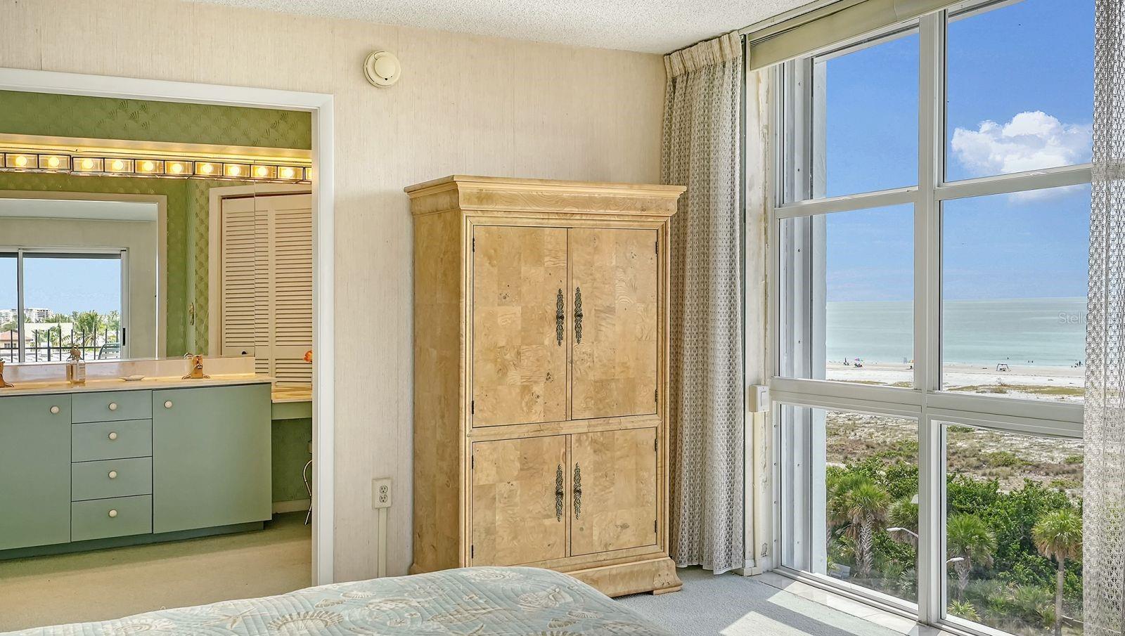 ST ARMANDS TOWERS NORTH - Residential