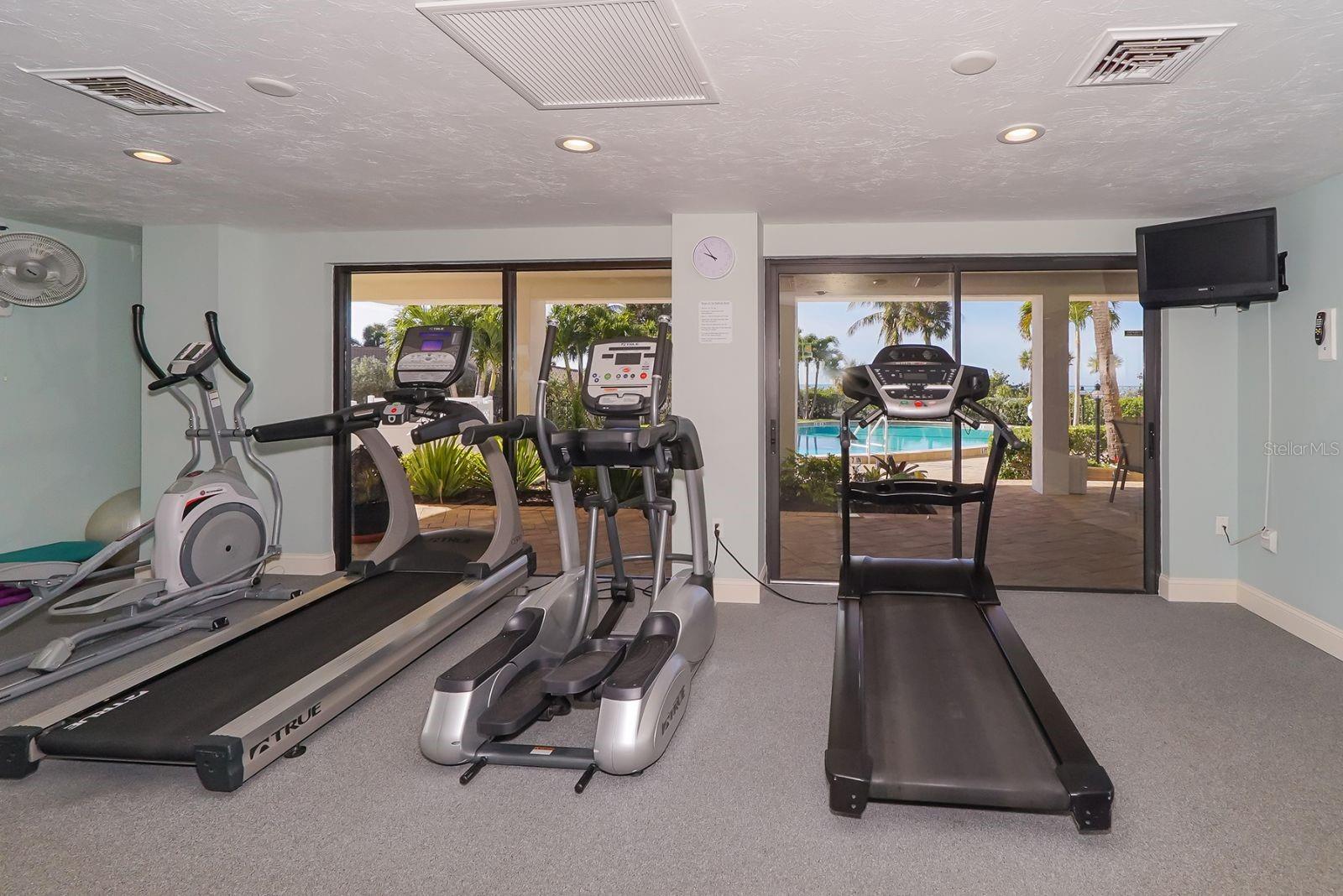 ST ARMANDS TOWERS NORTH - Residential