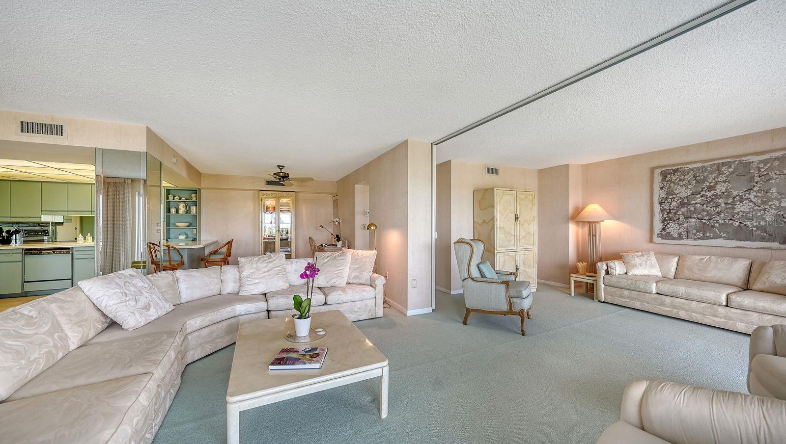 ST ARMANDS TOWERS NORTH - Residential