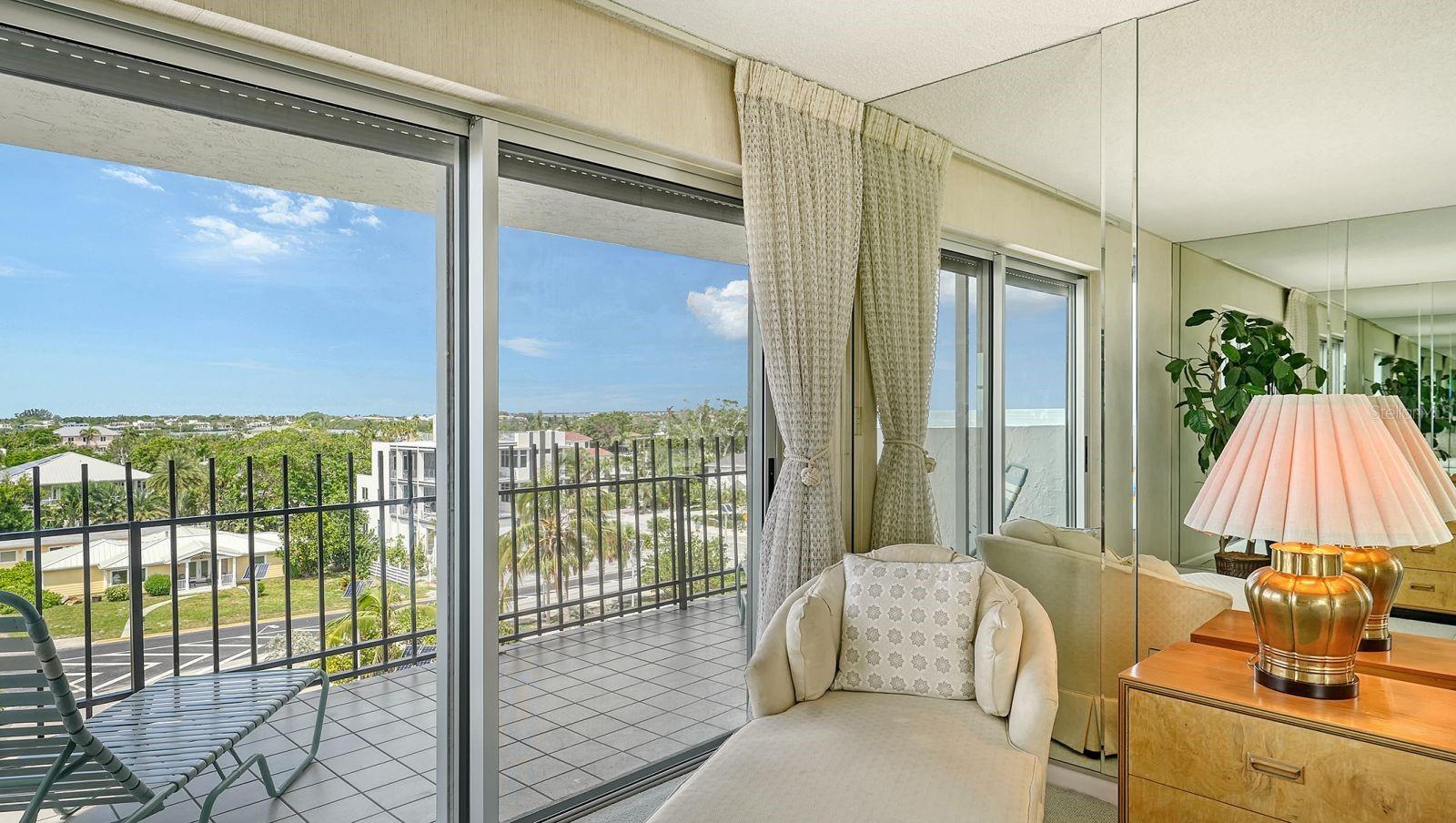 ST ARMANDS TOWERS NORTH - Residential