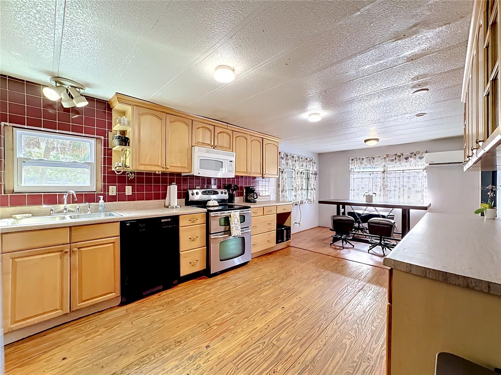 SHERON LEE ESTATES - Residential