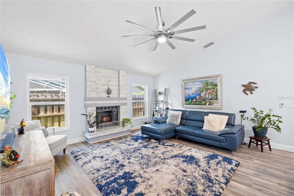 Photo of 413 Waterford Circle W, Tarpon Springs, FL 34688 (MLS # J1004051)
