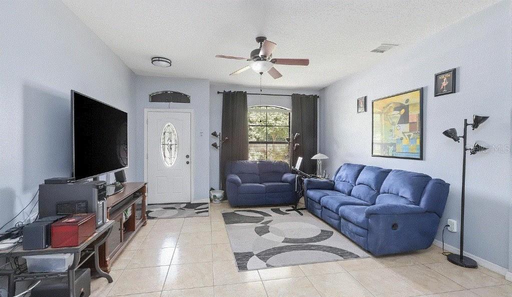416 COUNTRY VIEW CIRCLE