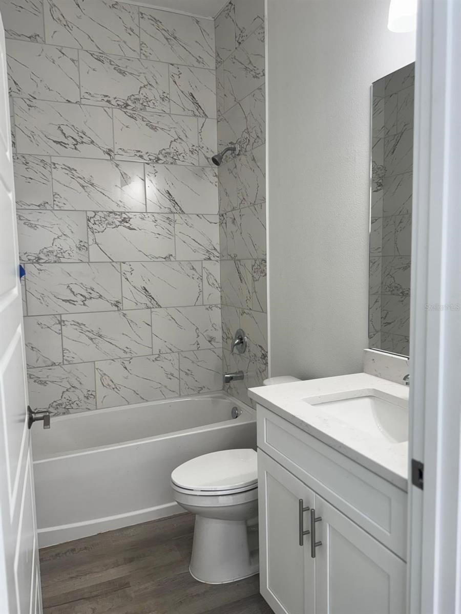 CITRUS SPGS UNIT 01 - Residential Lease