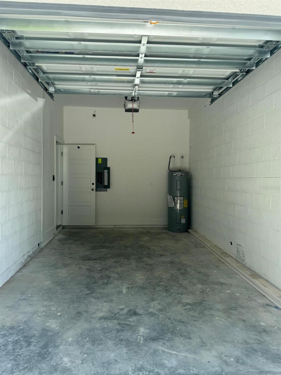 CITRUS SPGS UNIT 01 - Residential Lease