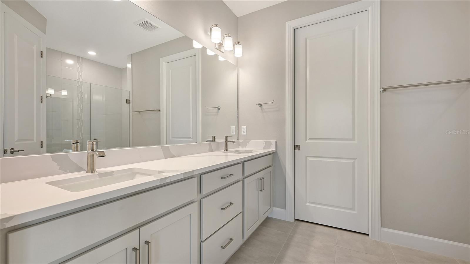 ESPLANADE AT AZARIO - Residential Lease