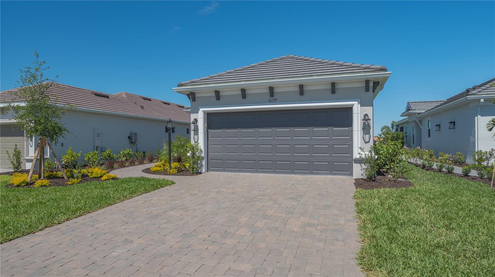 ESPLANADE AT AZARIO - Residential Lease