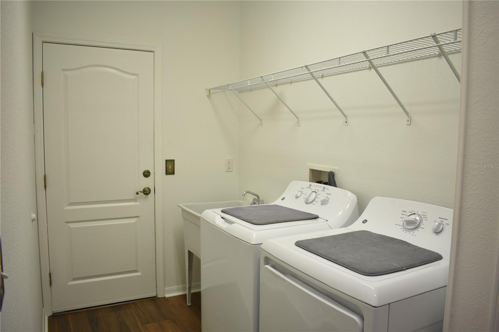 JAMESON CONDO - Residential