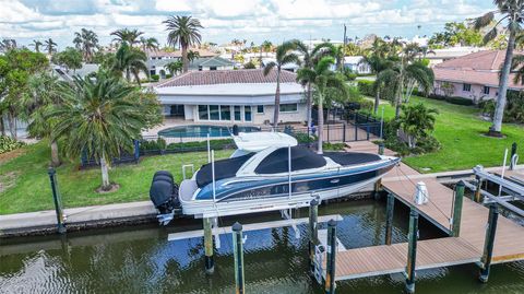 A home in LONGBOAT KEY