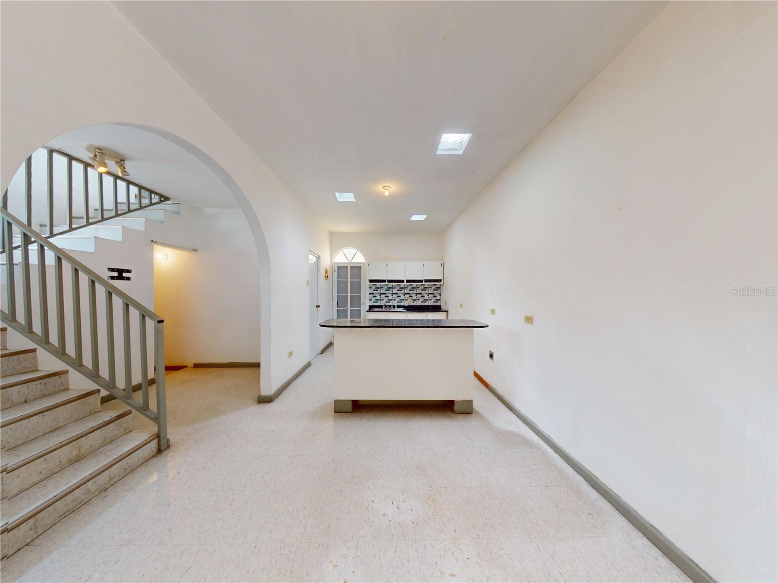 Solar 173 CALLE ROBLES