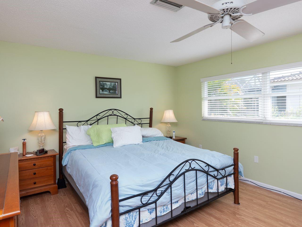 ENGLEWOOD ISLES SUB - Residential