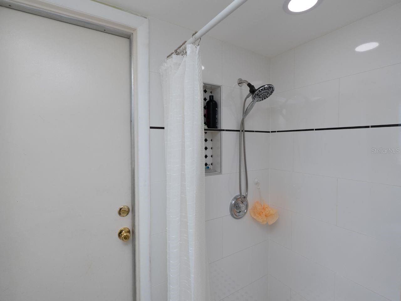 ENGLEWOOD ISLES SUB - Residential