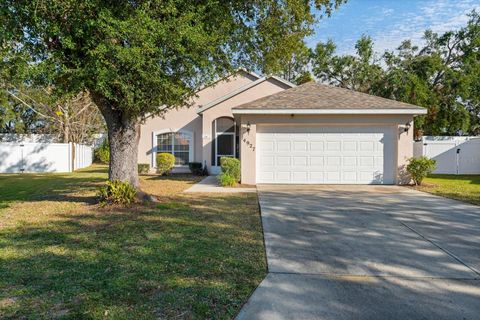 A home in PALMETTO