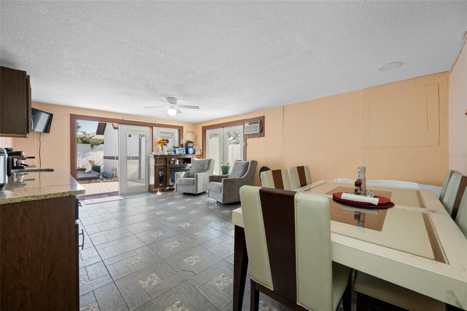 SOUTHERN COMFORT HOMES UNIT - Residential