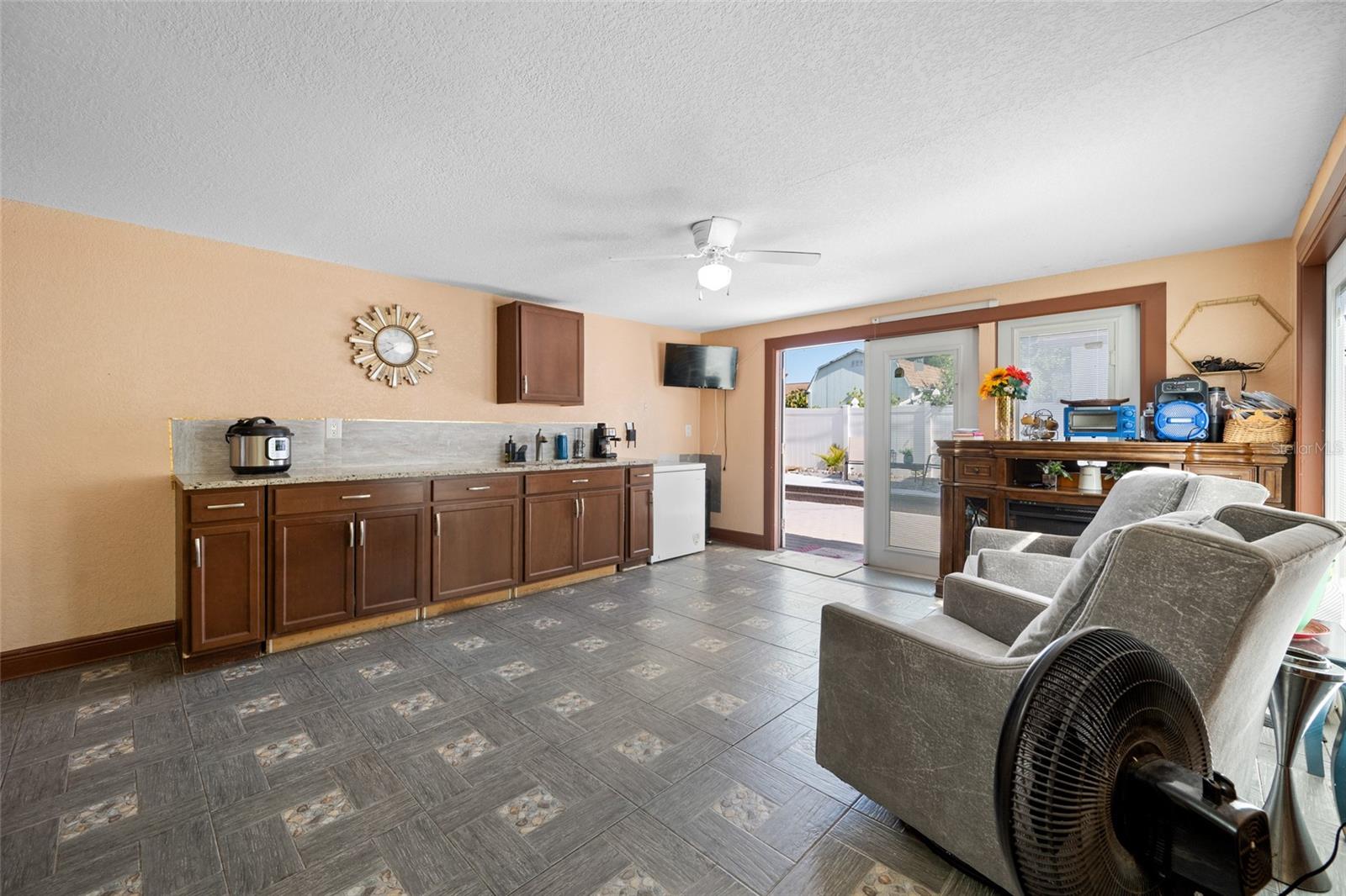 SOUTHERN COMFORT HOMES UNIT - Residential