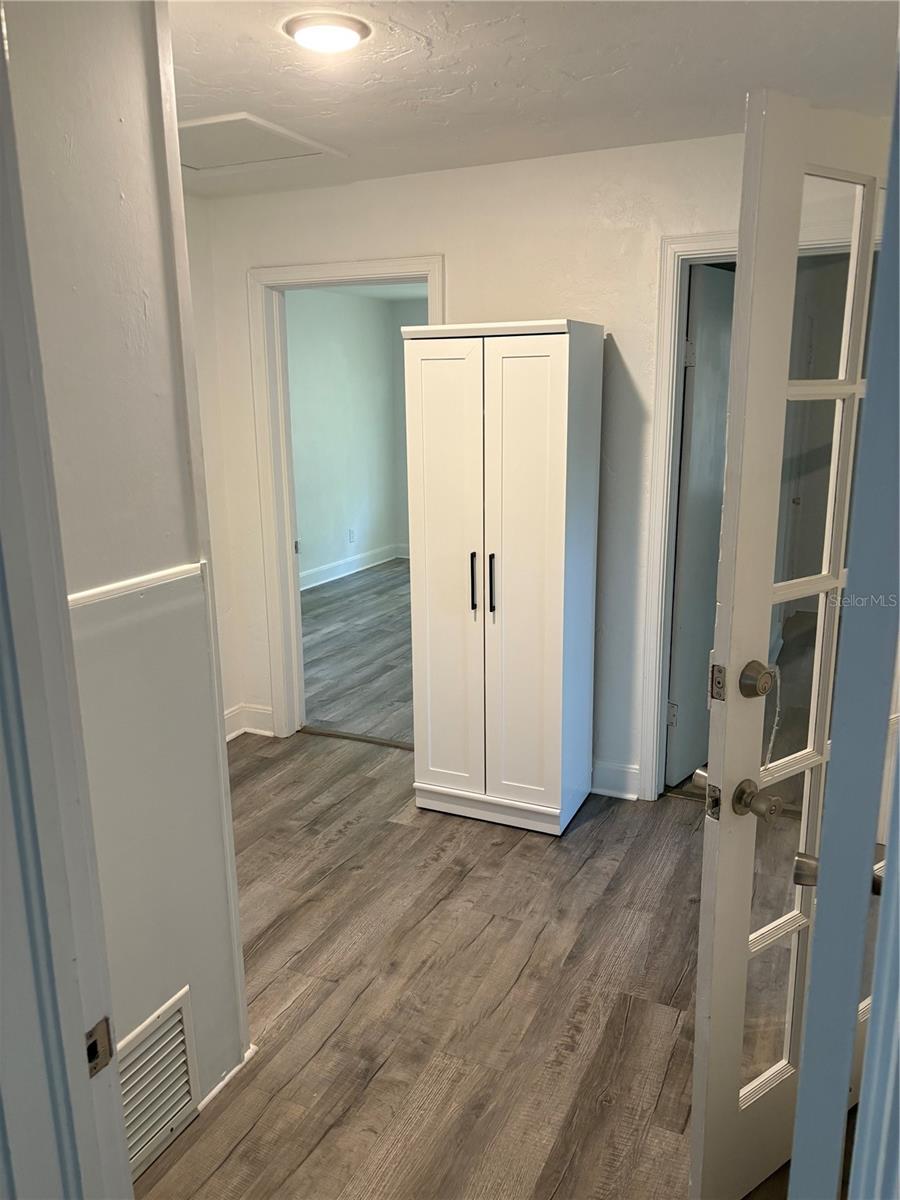 MURREY HILL COURT - Residential