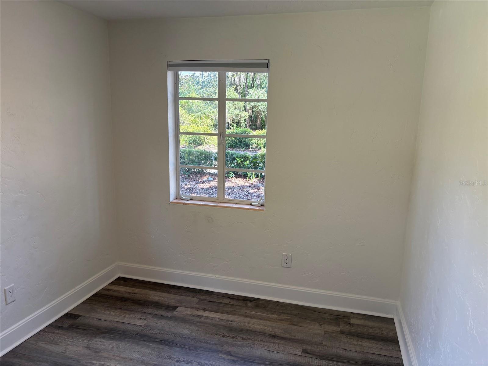 MURREY HILL COURT - Residential