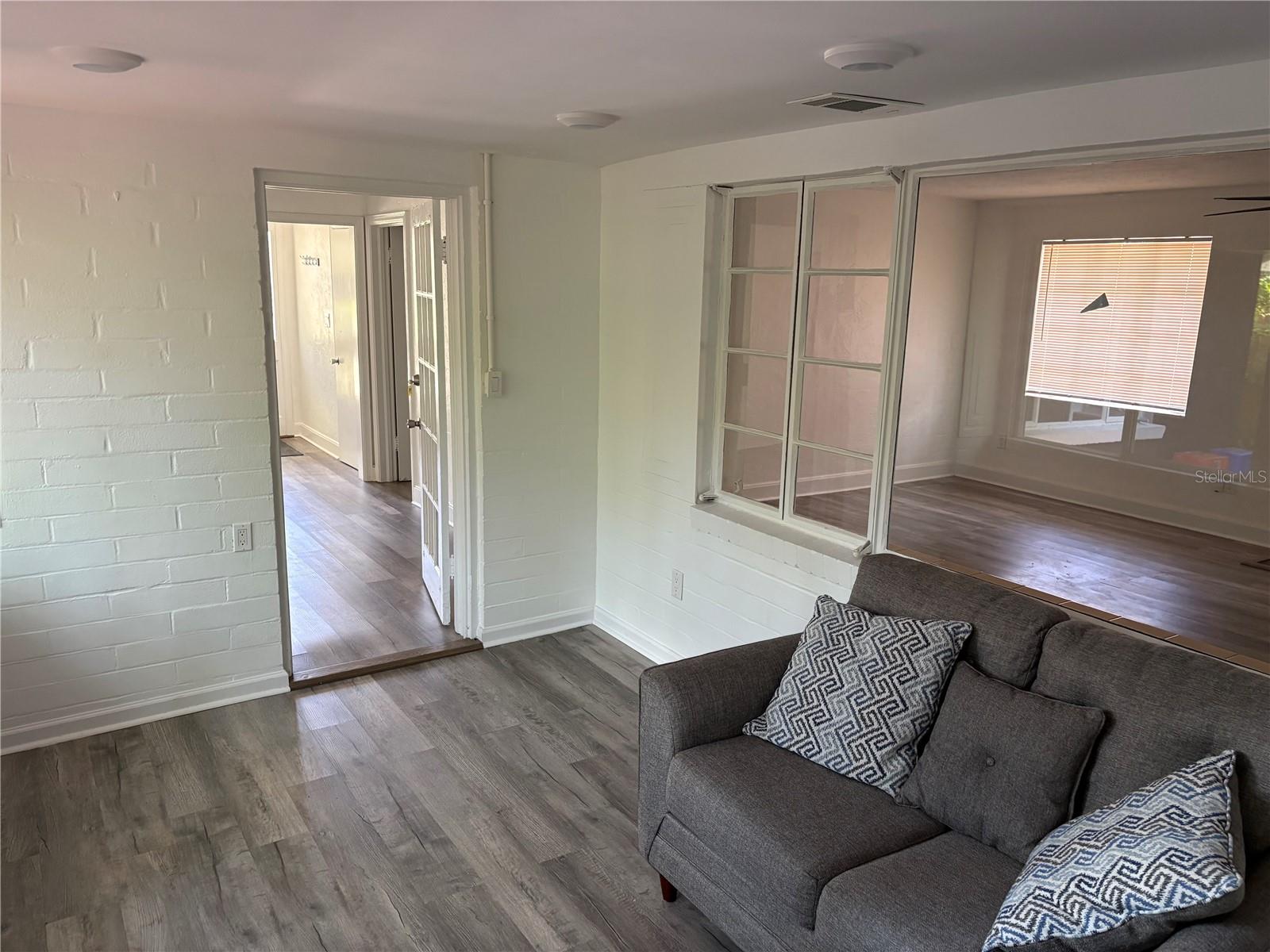 MURREY HILL COURT - Residential