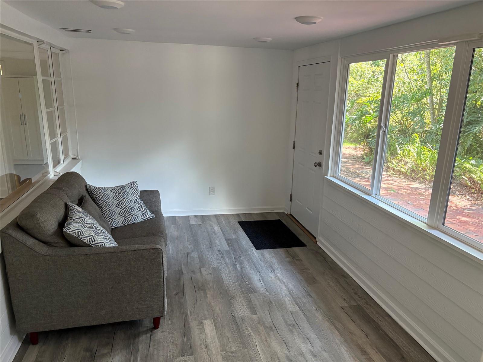 MURREY HILL COURT - Residential