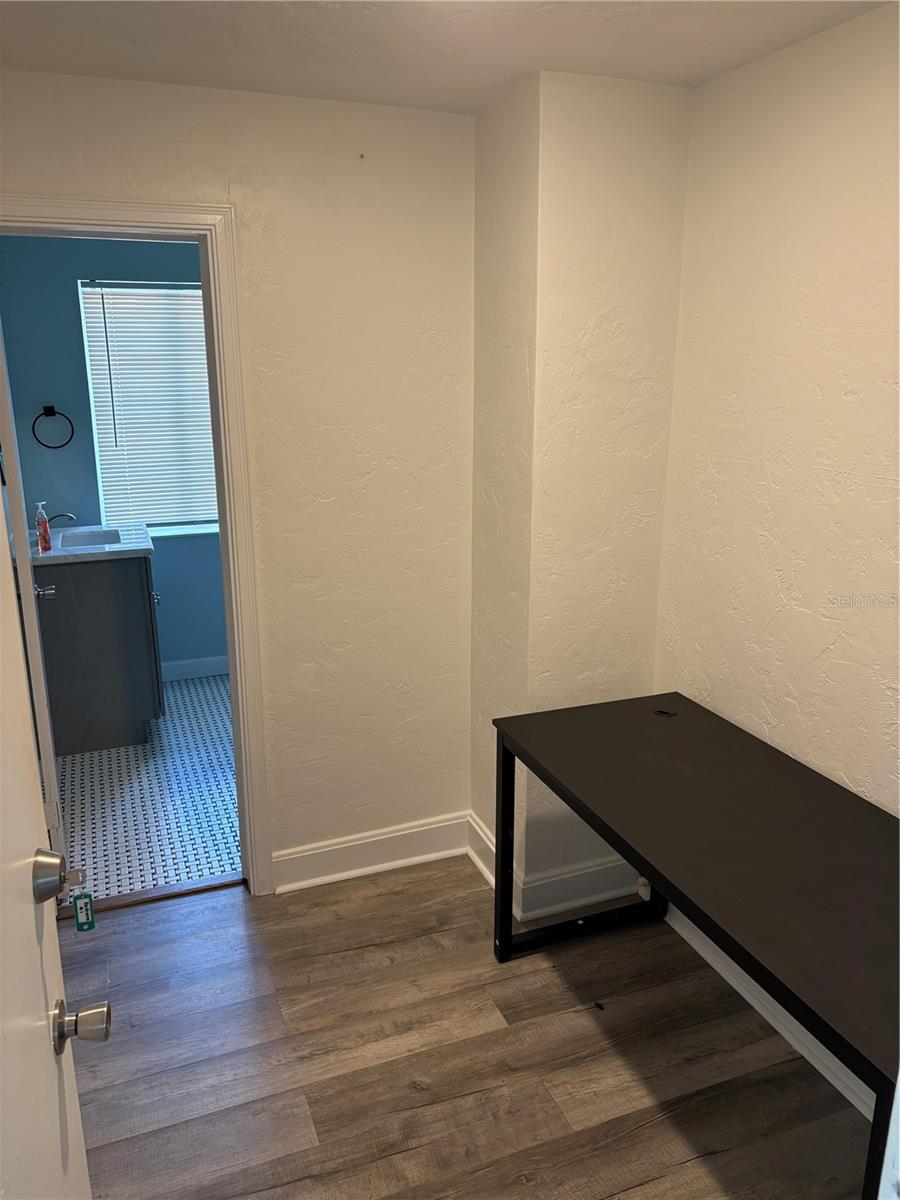 MURREY HILL COURT - Residential