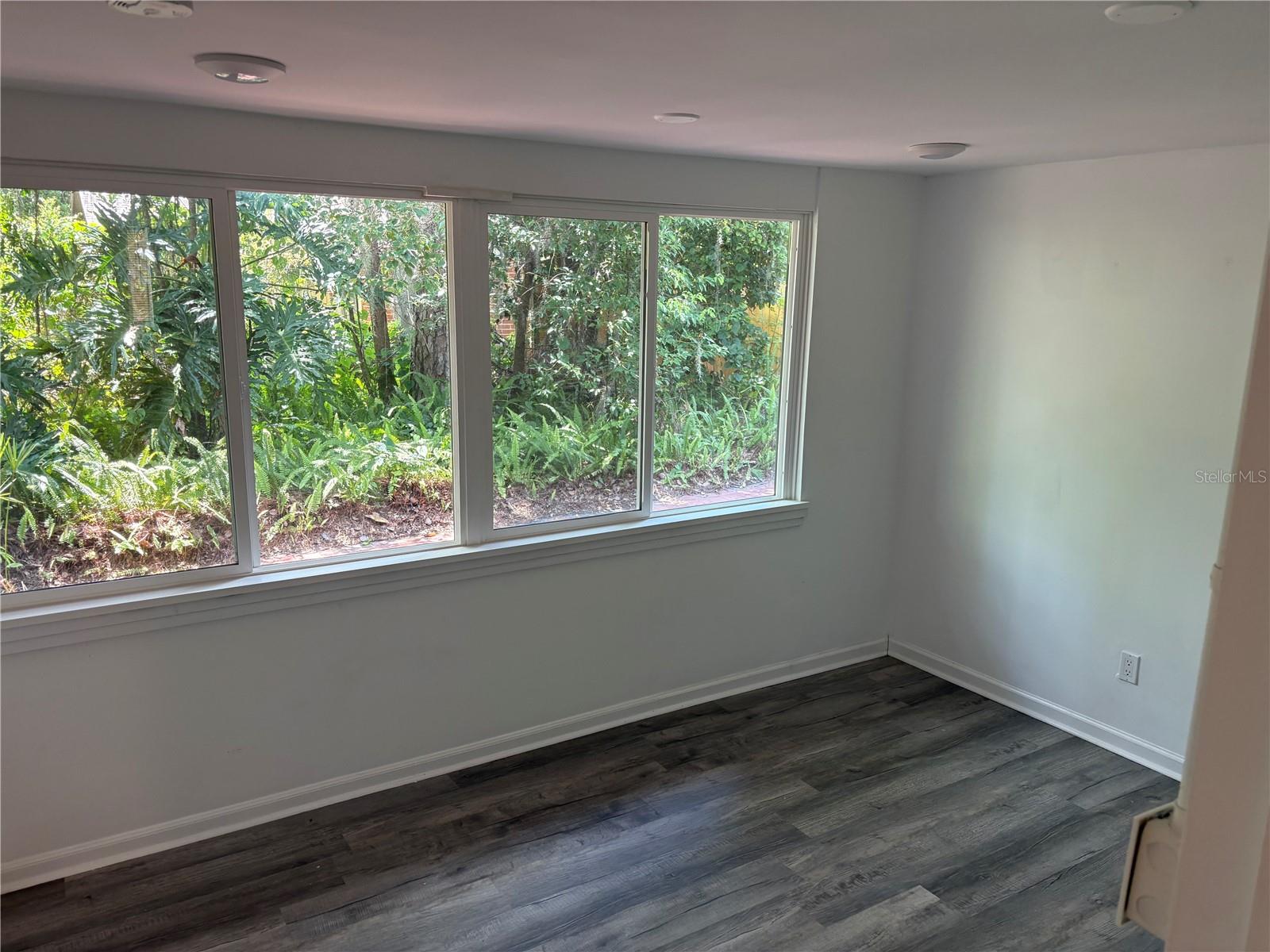 MURREY HILL COURT - Residential