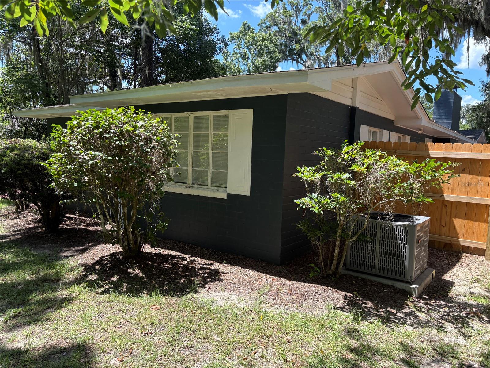 MURREY HILL COURT - Residential