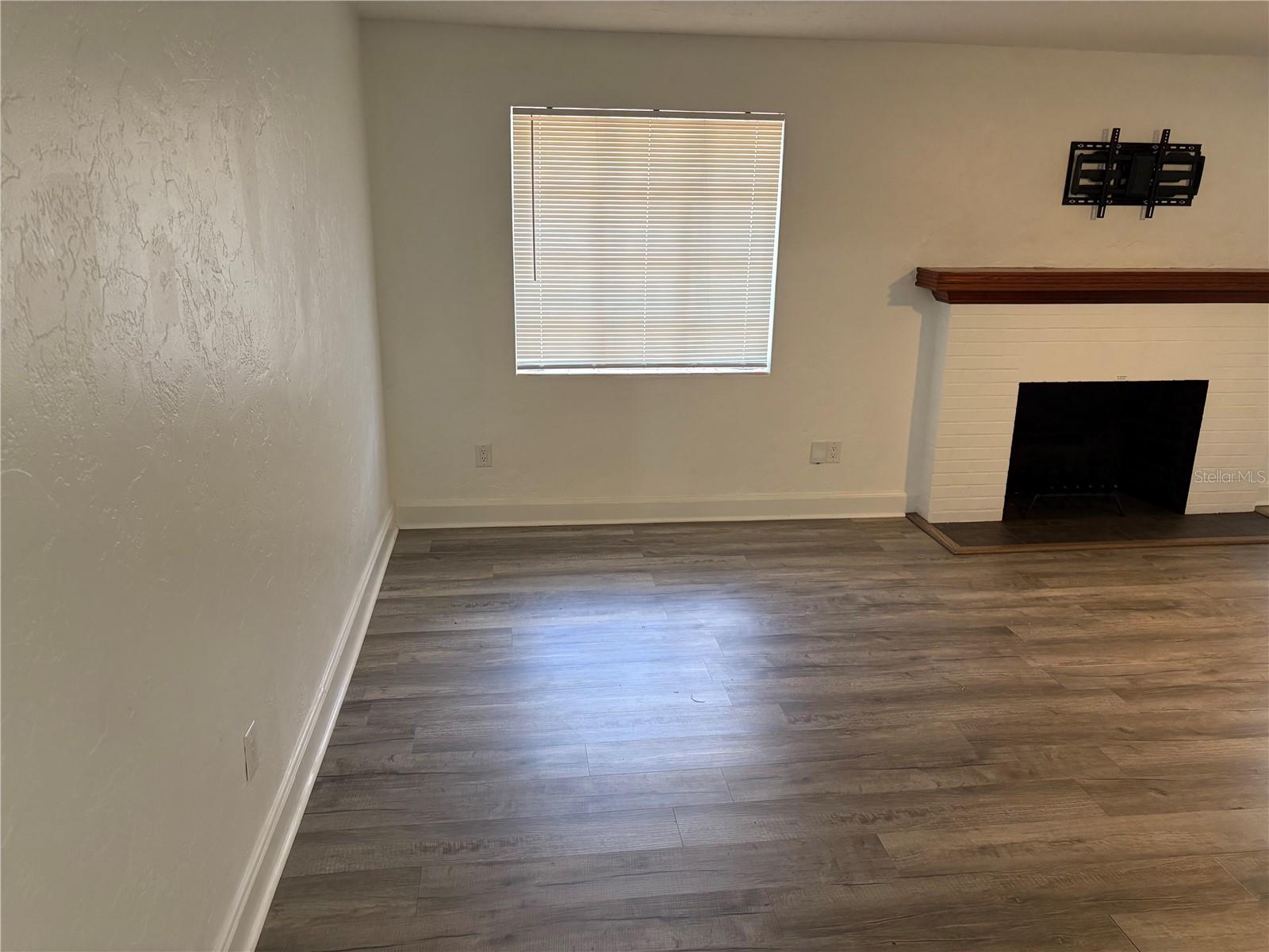 MURREY HILL COURT - Residential