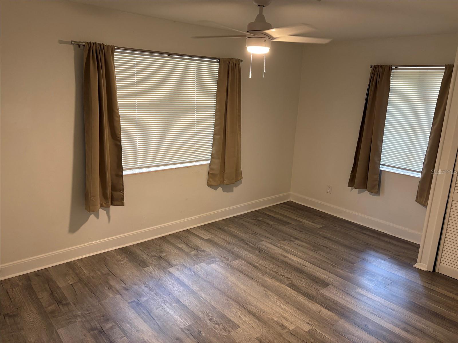 MURREY HILL COURT - Residential