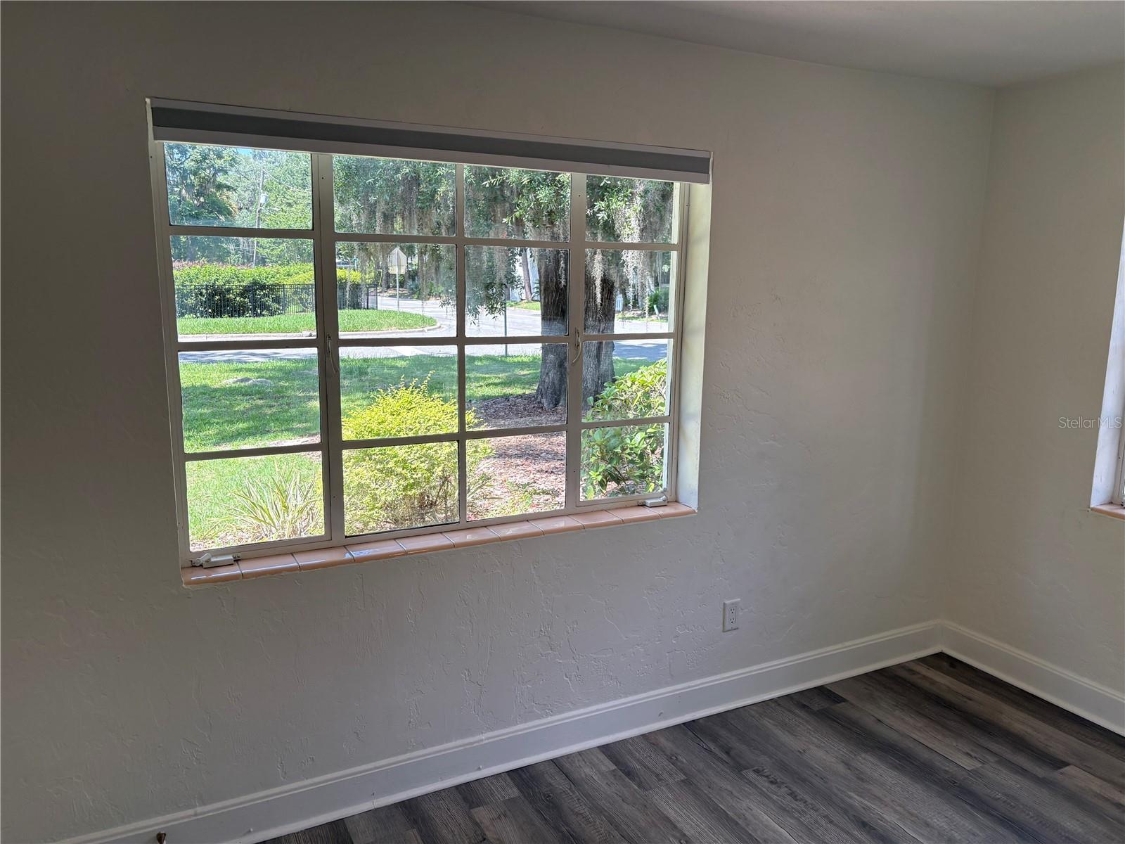 MURREY HILL COURT - Residential