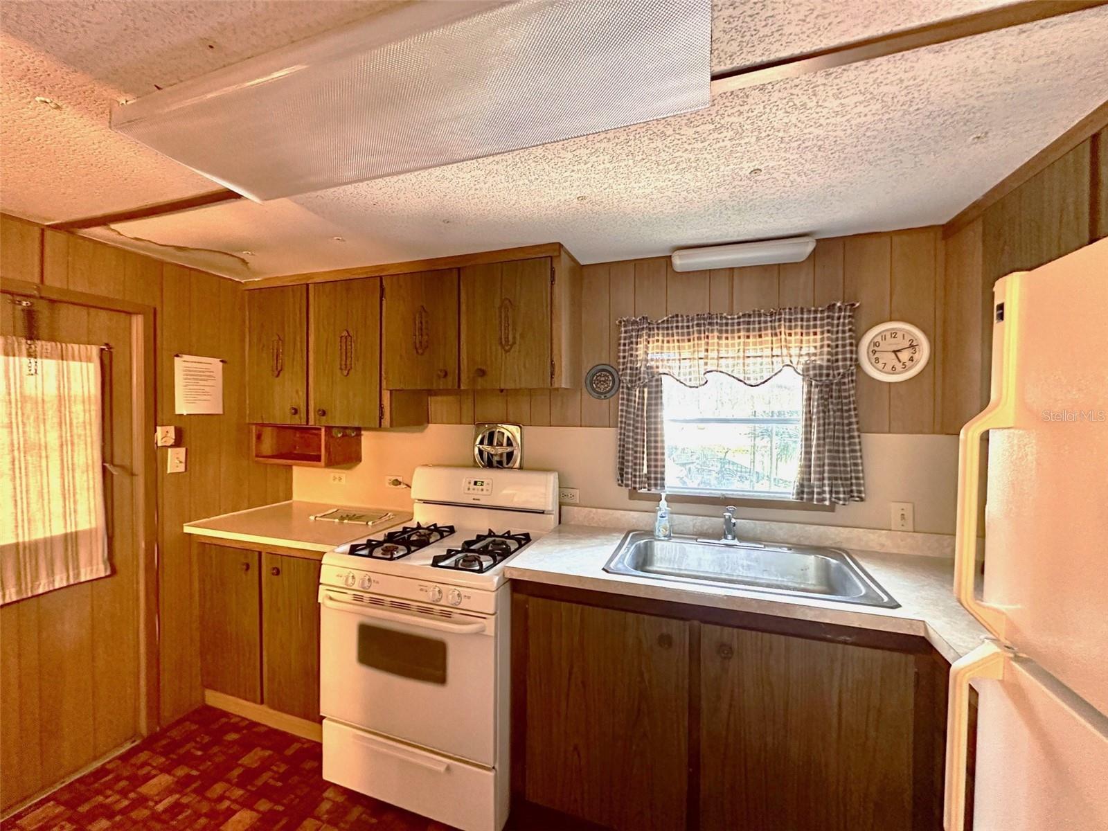 NOT IN SUBDIVSION - Residential