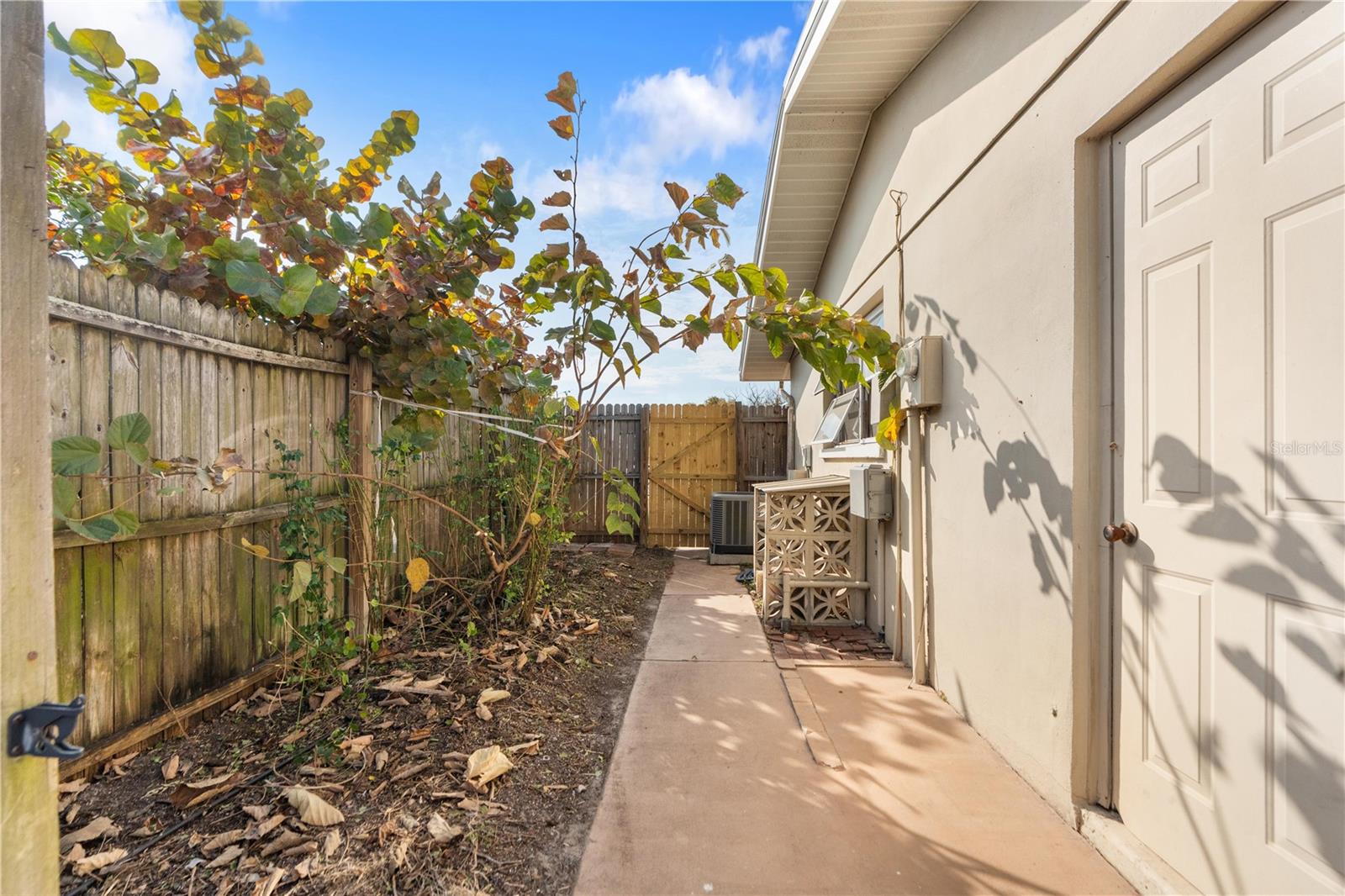 JASMINE LAKES - Residential