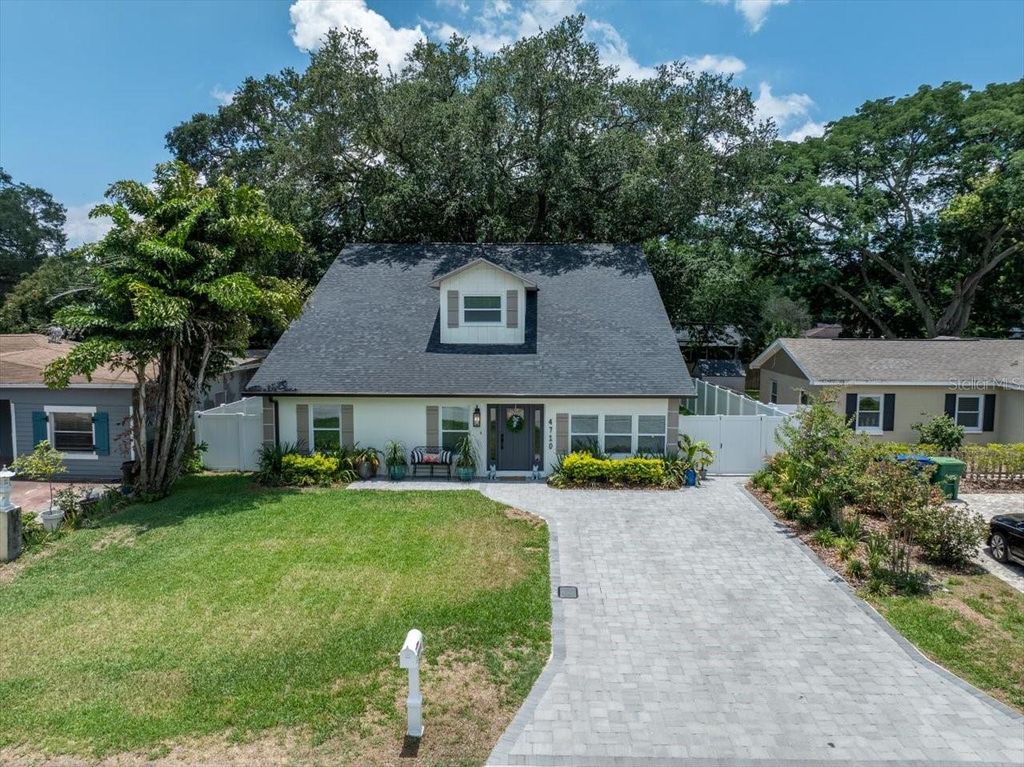 Photo of 4710 W Tambay Avenue, Tampa, FL 33611 (MLS # TB8477337)