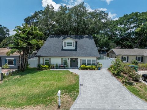 Photo of 4710 W Tambay Avenue, Tampa, FL 33611 (MLS # TB8477337)