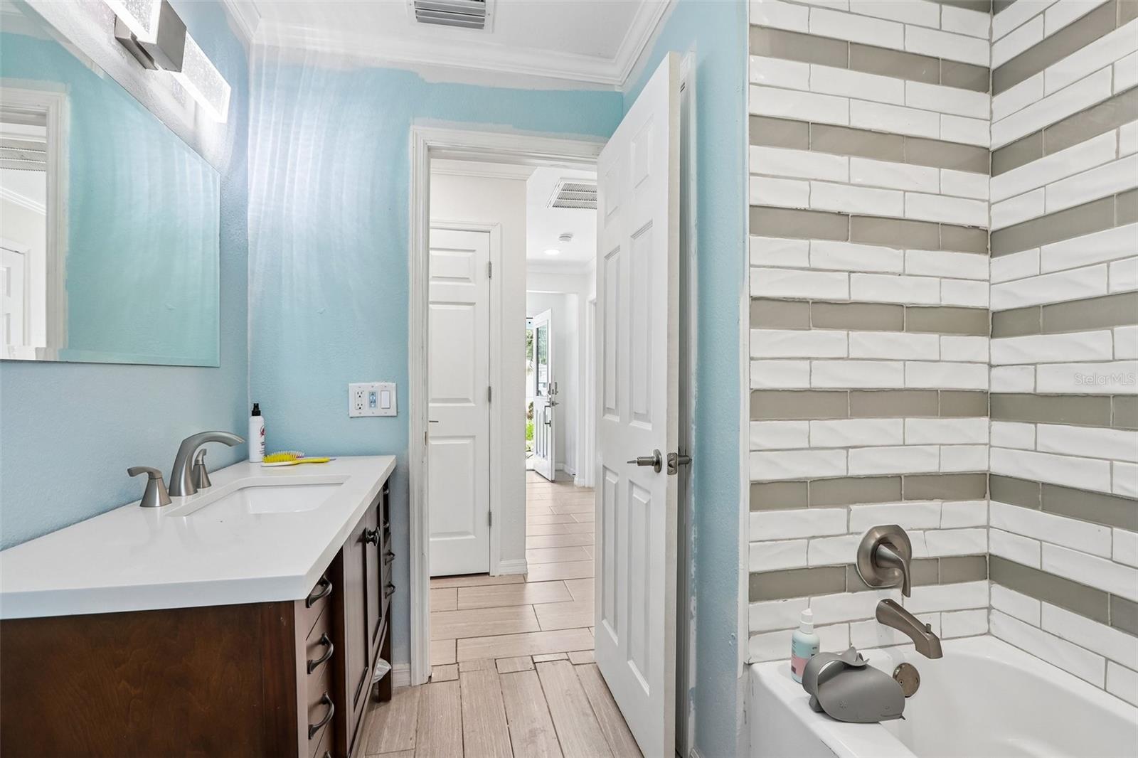 DUNEDIN MANOR 1ST ADD - Residential