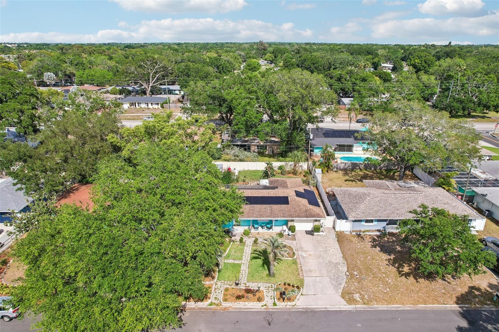 DUNEDIN MANOR 1ST ADD - Residential