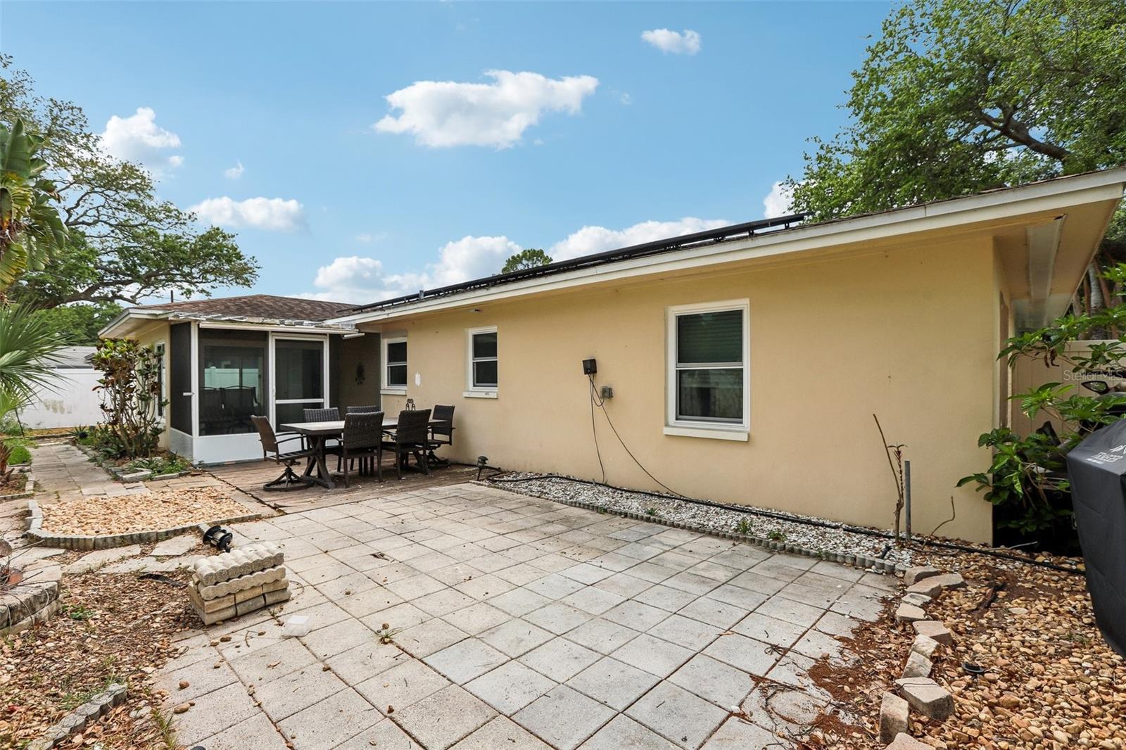 DUNEDIN MANOR 1ST ADD - Residential