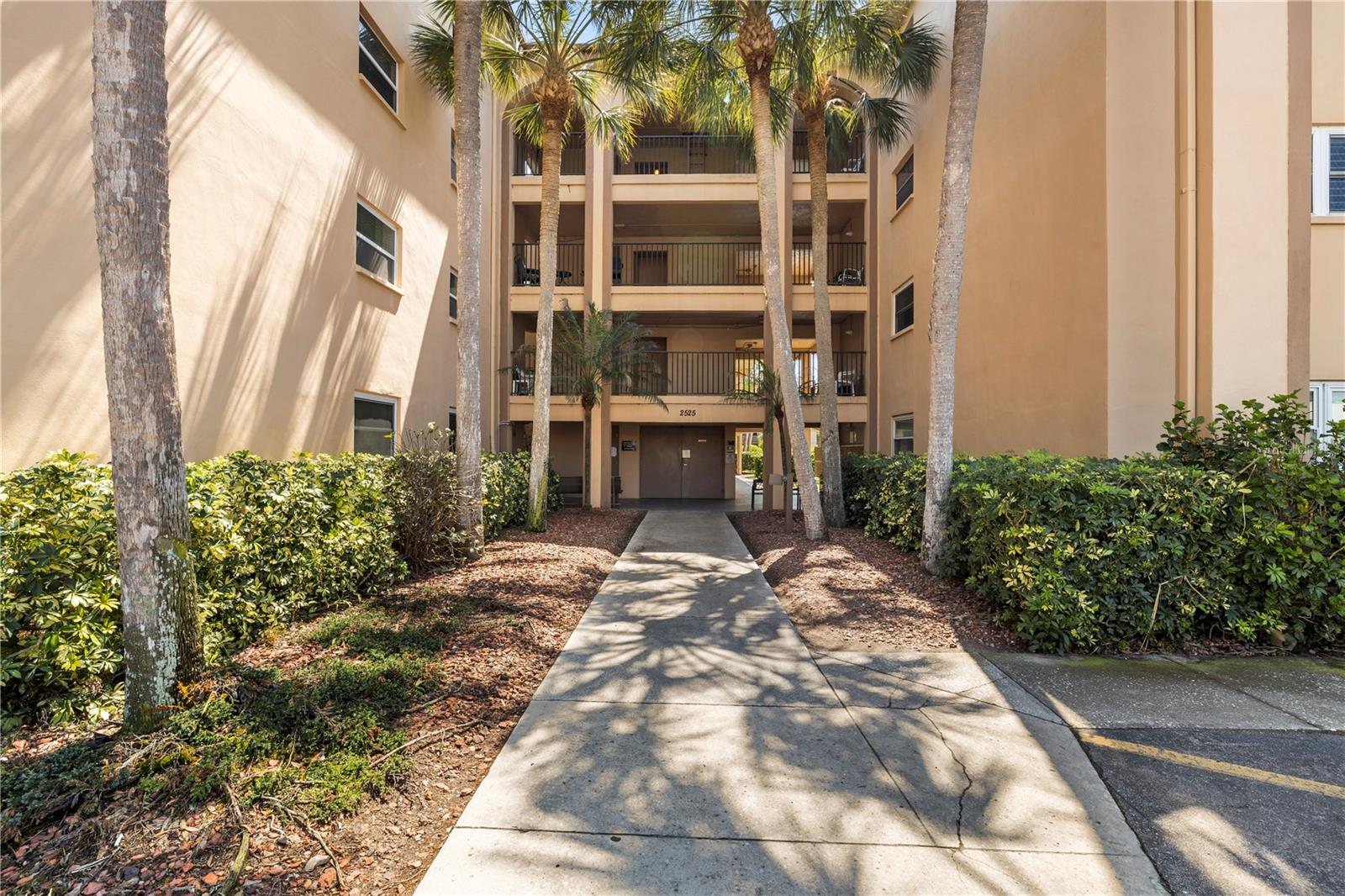 2525 W BAY DRIVE C21