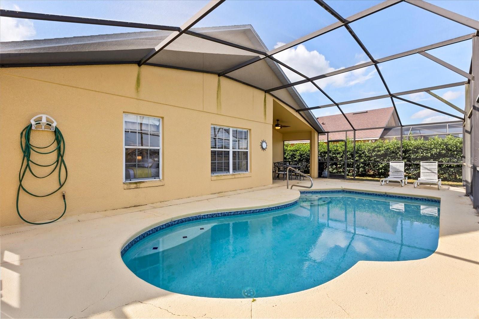 ROLLING HILLS ESTATES UNIT 1 AT FORMOSA GARDENS - Residential