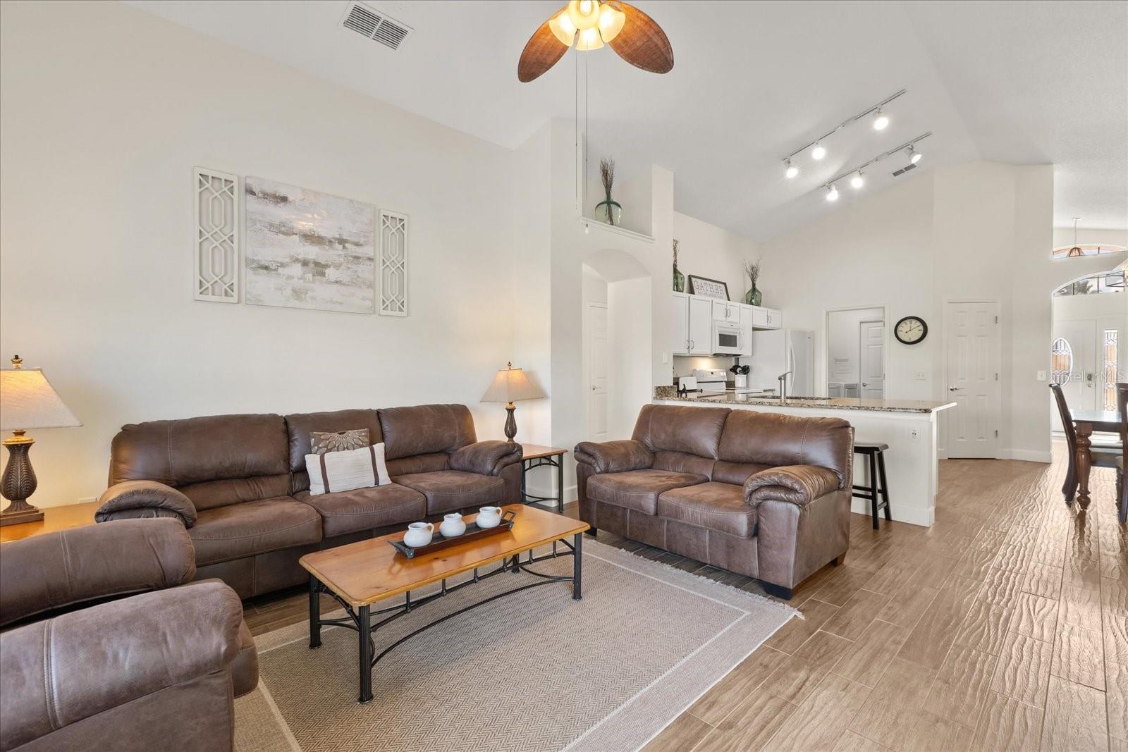 ROLLING HILLS ESTATES UNIT 1 AT FORMOSA GARDENS - Residential