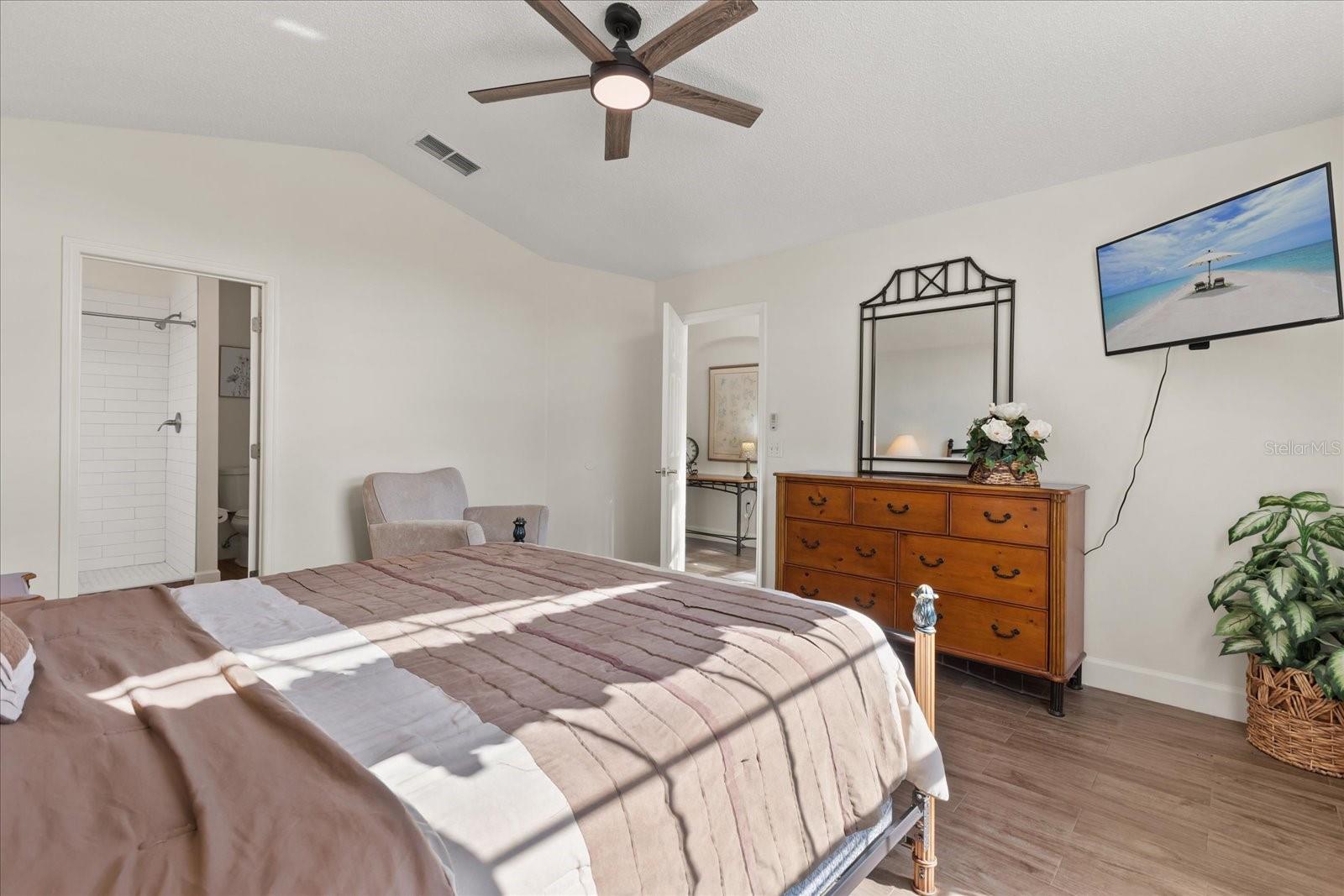 ROLLING HILLS ESTATES UNIT 1 AT FORMOSA GARDENS - Residential