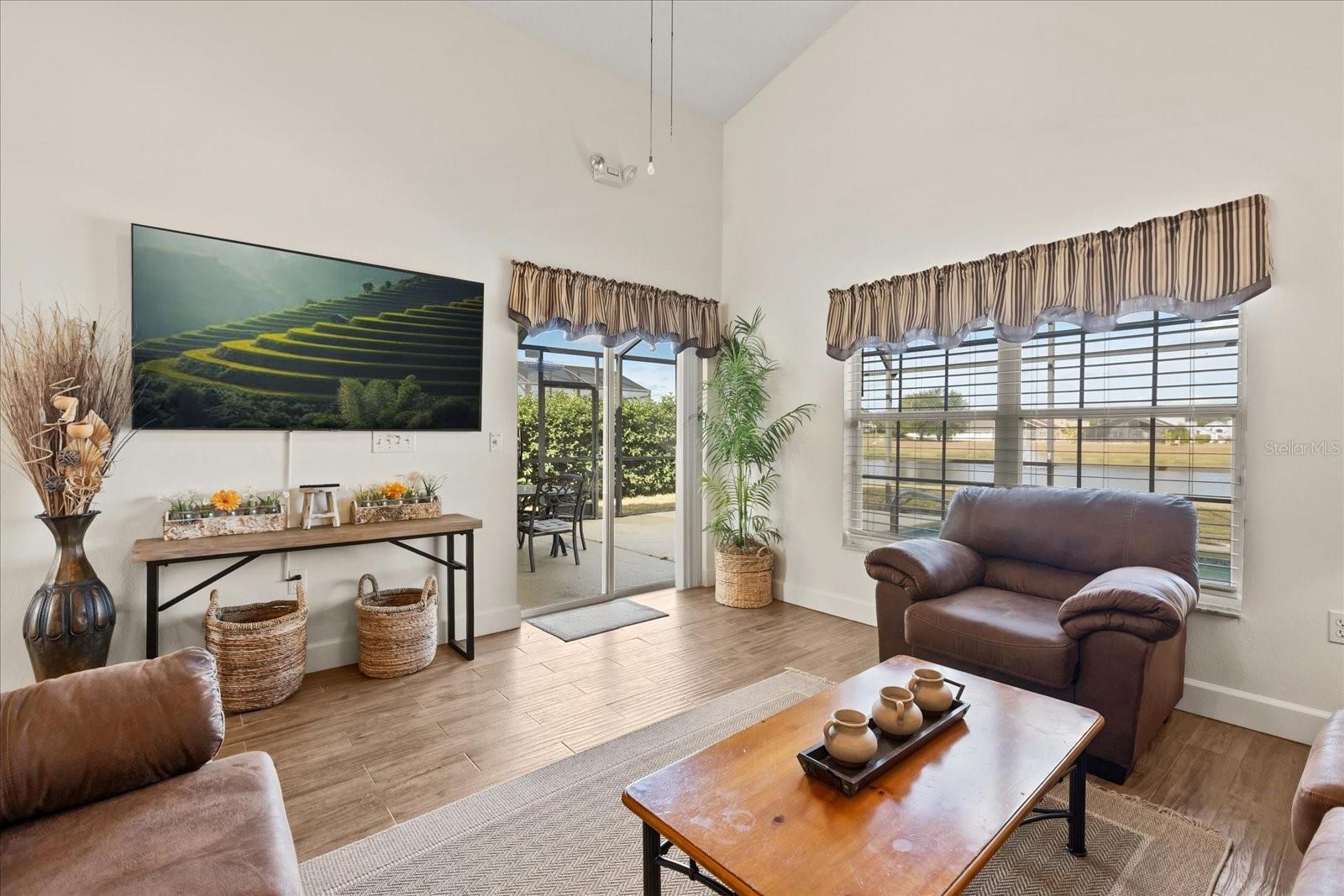 ROLLING HILLS ESTATES UNIT 1 AT FORMOSA GARDENS - Residential