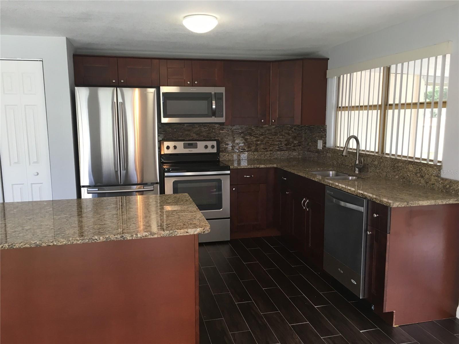 TOWNN COUNTRY PARK UN 32 - Residential Lease